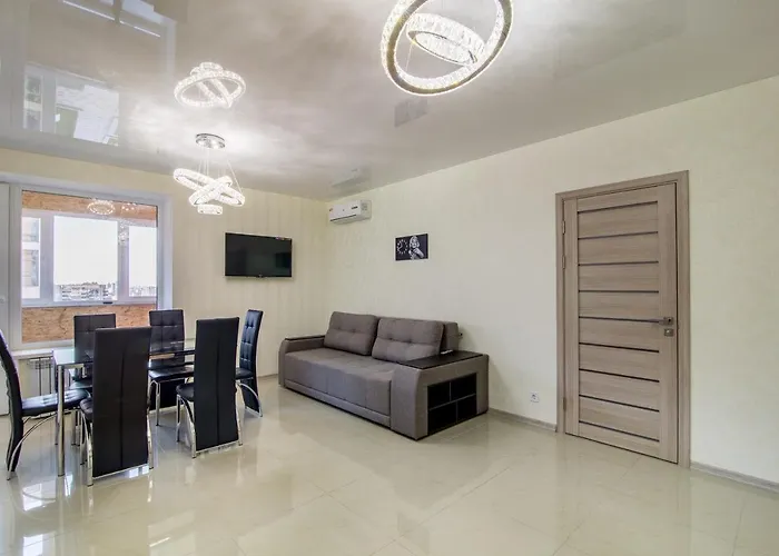 Lux 3-Bedroom Apartment In Most City Area