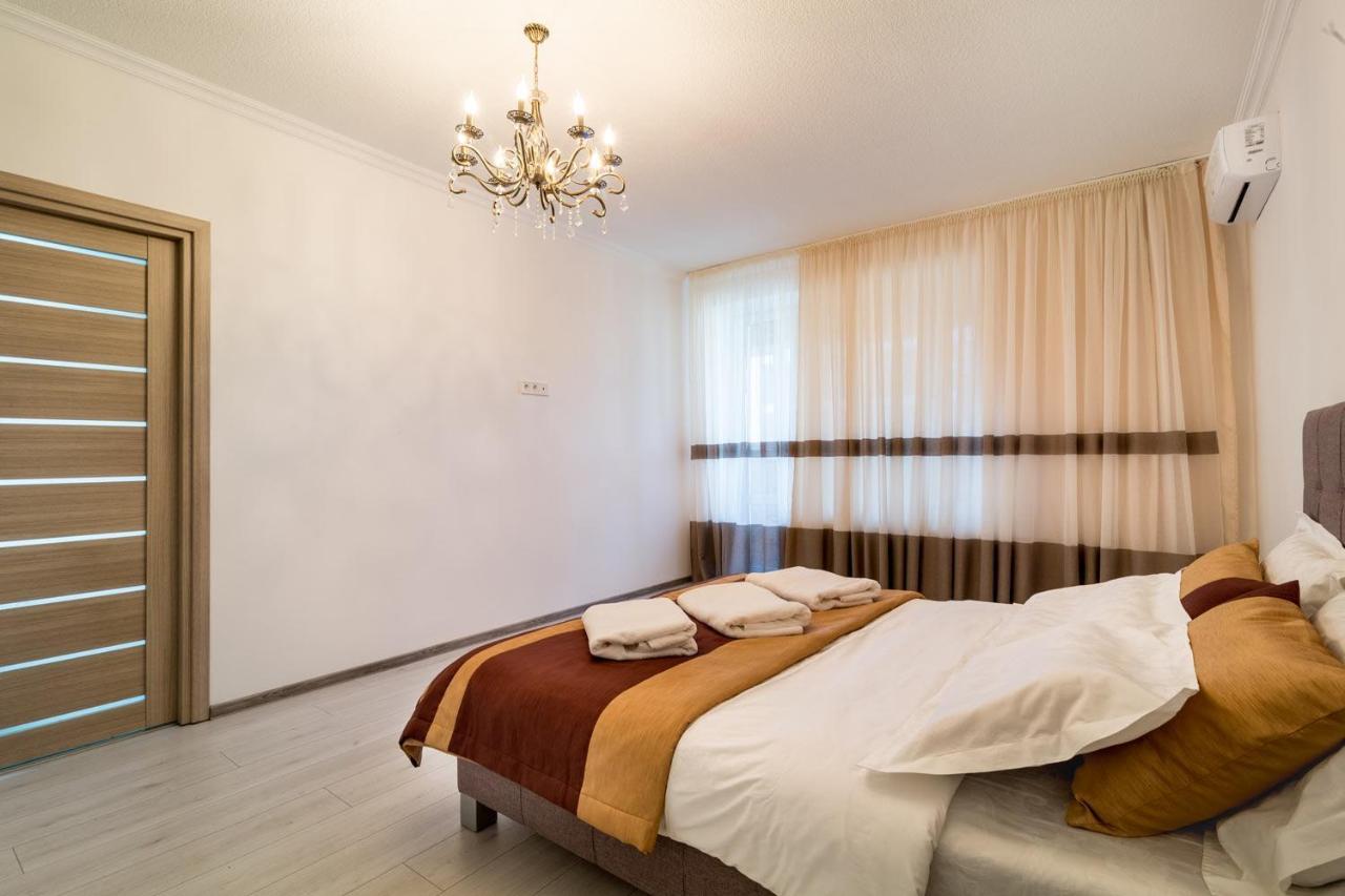 Apartment Lux 3-bedroom In Area
